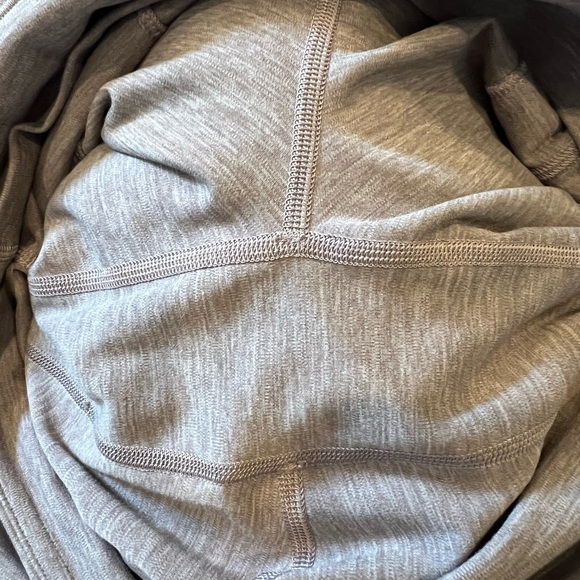 Align High Rise Cropped Jogger 23” in Lunar Rock EUC size 8 - Picture 5 of 7